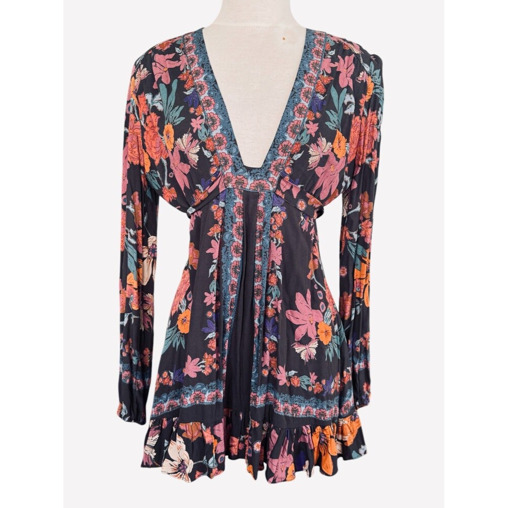 Free People Wm 6 Violet Hill Dark Floral Long Sleeve V-Neck Boho Style Tunic Top